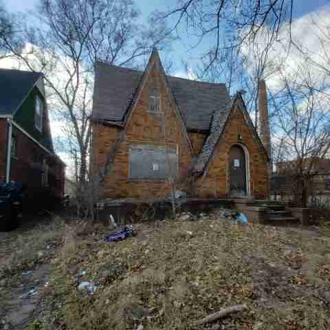 15045 manor (16).jpg